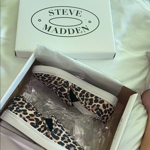 STEVE MADDEN LEOPARD PRINT SLIP ON CHEETAH PRINT